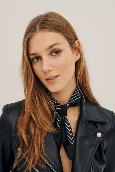 Diora Silk Scarf - Black - VILA - Black 2