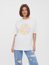 Carregar imagem no visualizador da galeria, Fia Cody Long Top - White: Good Vibes Only - Vero Moda - White
