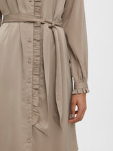 Carregar imagem no visualizador da galeria, Adjure Dress - Roasted Cashew - Vero Moda - Khaki 2
