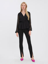 Carregar imagem no visualizador da galeria, Kaya Shirt - Black - Vero Moda - Black 3
