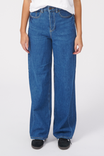 Load image into Gallery viewer, The Original Performance Wide Jeans - Medium Blue Denim - TeeShoppen - Blue 3
